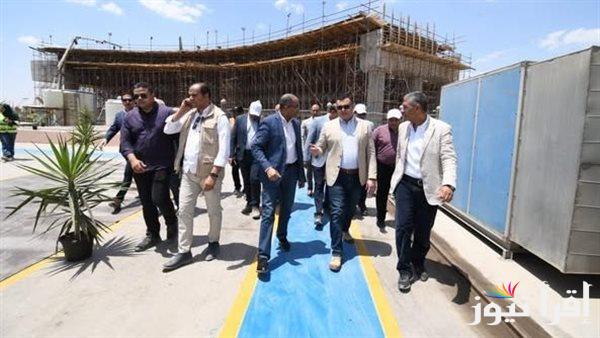وزير الإسكان يزور مشروع المرحلة الثانية لمأخذ المياه العكرة في المعادي